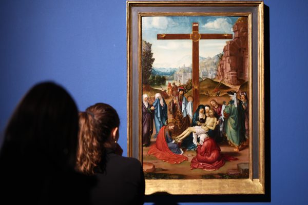 La exposición muestra por primera vez la ‘Lamentación sobre Cristo muerto’, atribuida recientemente a Paolo de San Leocadio.