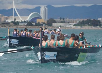 Valencia vive una gran jornada de remo en la I Regata de la Liga Suma