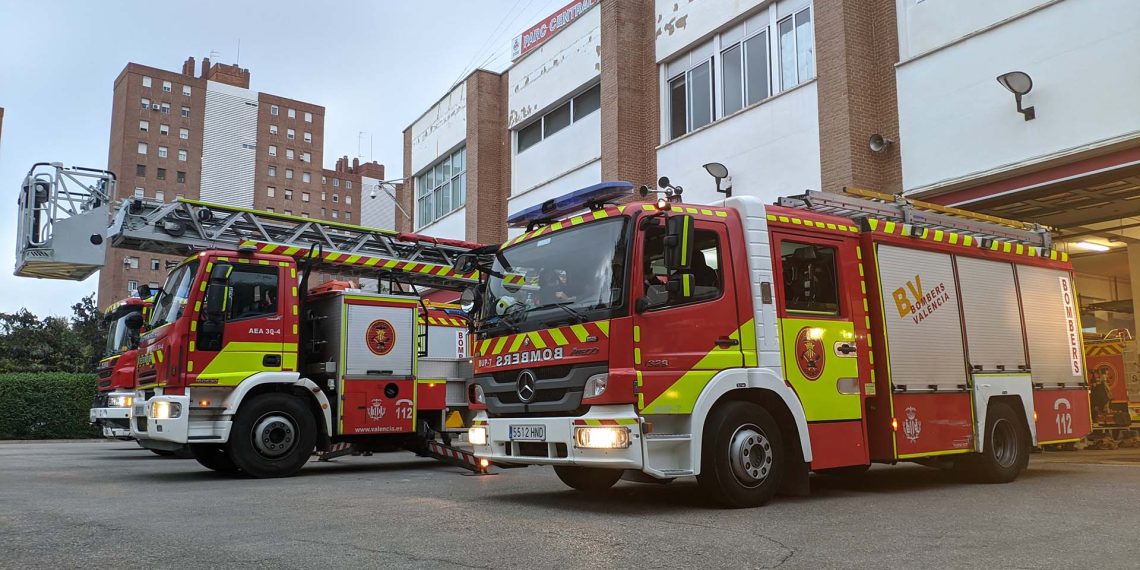 El Departamento de Bomberos renueva su flota y adquiere tres vehículos para reserva de aire y transporte logístico