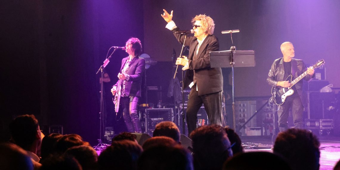 The Psychedelic Furs sumergen al Auditorio Roig Arena en la era del post-punk