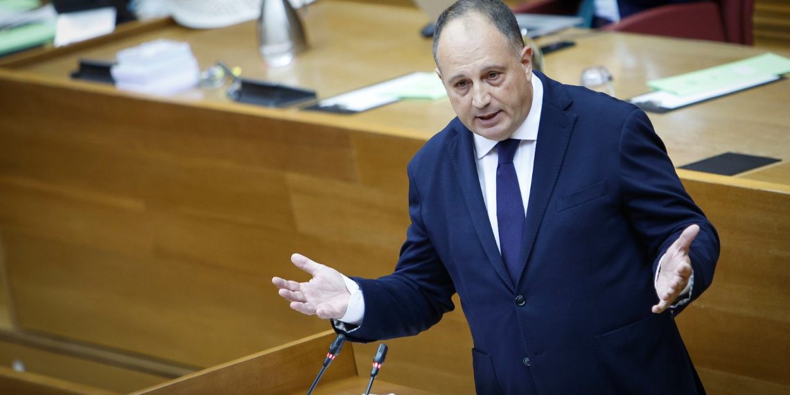Salvador Aguilella denuncia en Les Corts el impacto del cierre de la central nuclear de Cofrentes.
