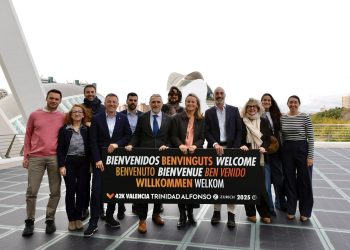 Turisme señaliza los 42 puntos kilométricos del Maratón de Valencia con imágenes turísticas de la Comunitat Valenciana