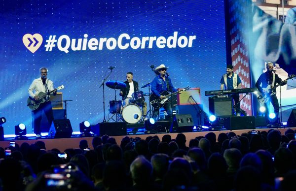 Imagen de la banda Los Rebeldes durante el acto celebrado en el Roig Arena.
