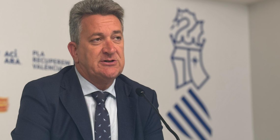 Vicente Martínez Mus, vicepresidente tercero del Consell, durante una comparecencia institucional sobre la recuperación tras las riadas.
