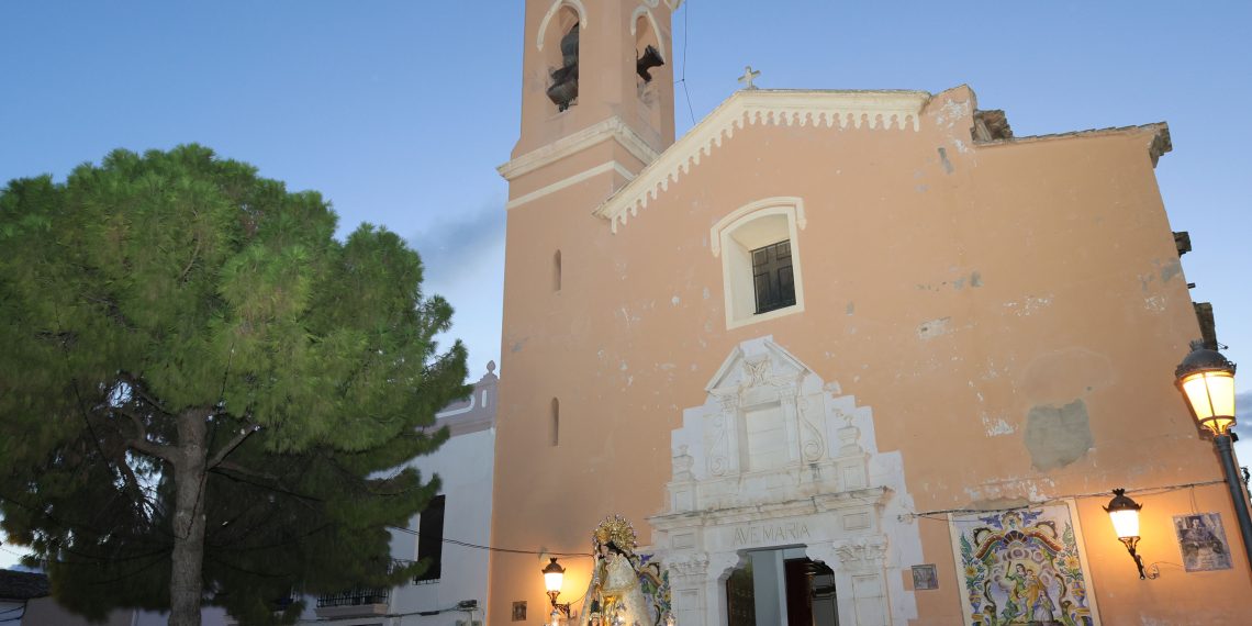 La Mare de Déu visita Benetússer en una peregrinación histórica por el centenario de la Cofradía