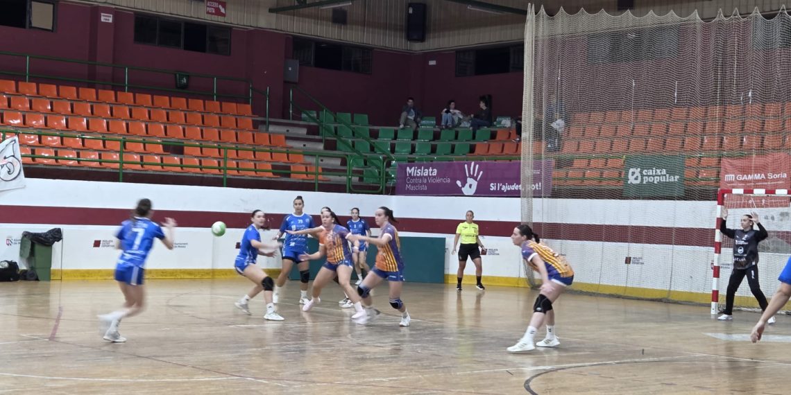 Victoria sufrida ante Carballal (30-29)