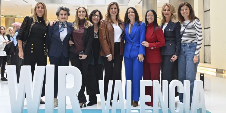 Women in Retail es una organización que agrupa mujeres del comercio minorista de todos los sectores económicos