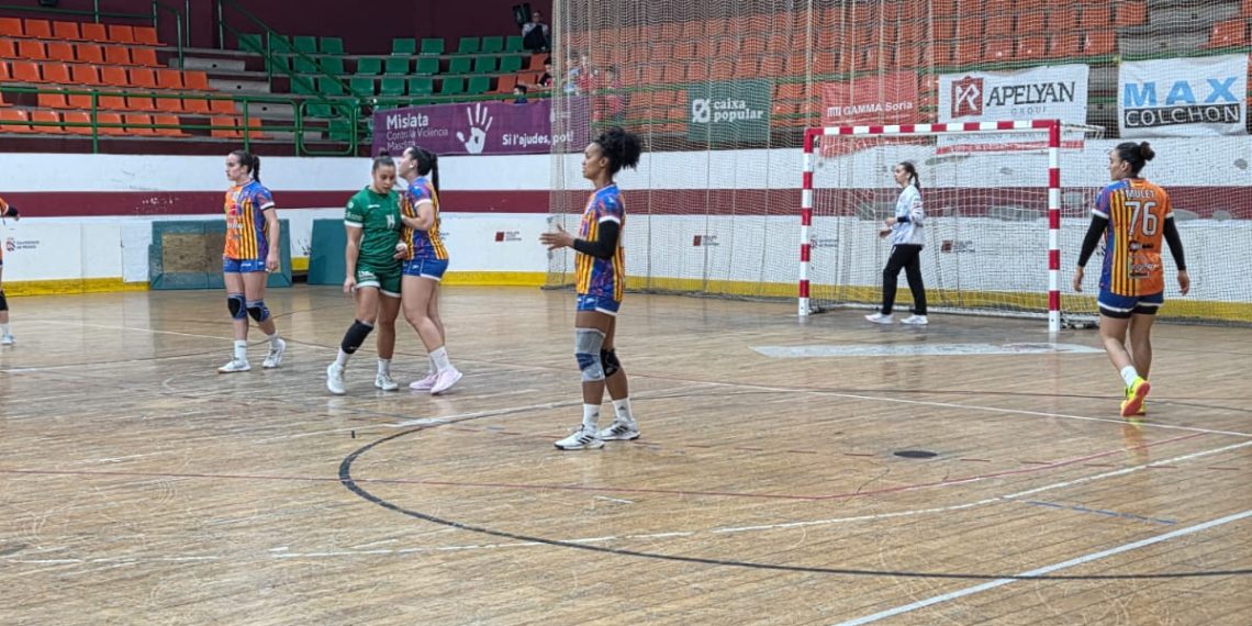 El Grupo USA Handbol Mislata cae, pero firma una batalla digna ante Anaitasuna (25-29)