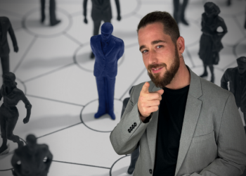 No le tengas miedo, amigo: se llama IA y está aquí para asistirte