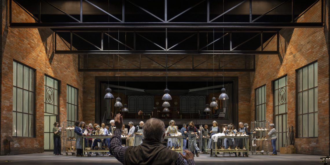 Sir Mark Elder debuta en la ópera de Les Arts con una obra clave del Verdi romántico