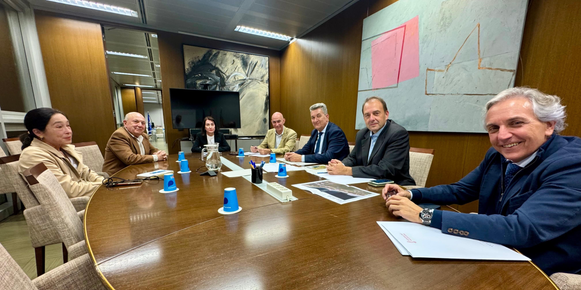 La Generalitat y el Ayuntamiento logran un envío extra de agua a L’Albufera para prevenir anoxia y mejorar la calidad del lago