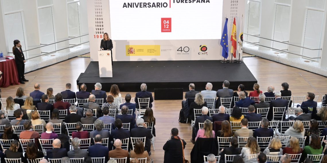 Catalá destaca el papel estratégico de Valencia en el 40 aniversario de Turespaña
