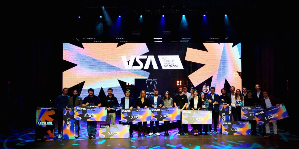 Evolving Therapeutics y Fivecomm triunfan en los VLC Startup Awards 2025