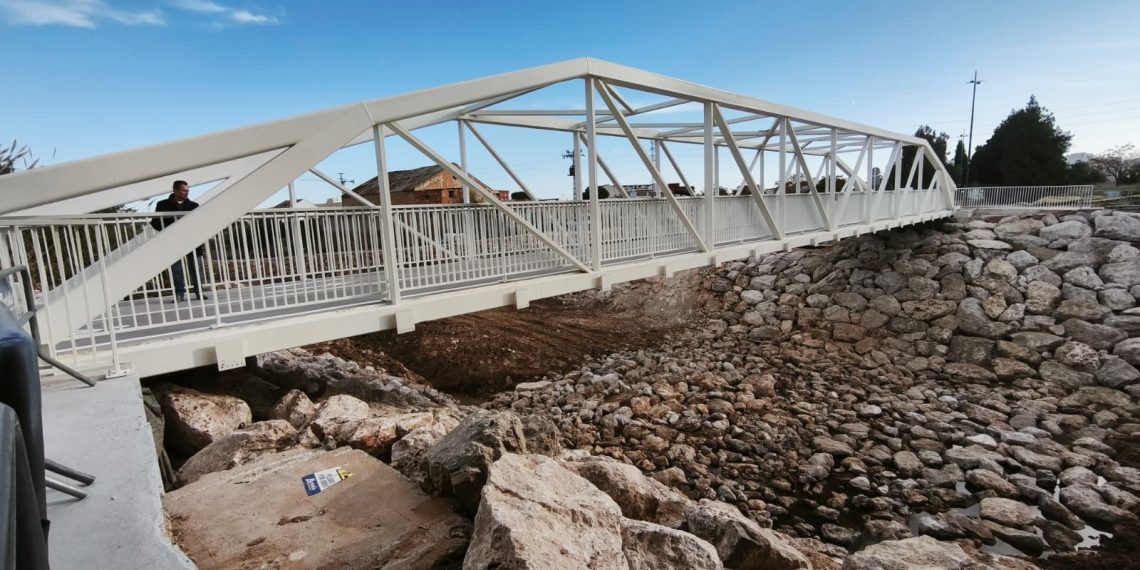 La Generalitat inaugura la nueva pasarela ciclopeatonal entre Picassent y Alcàsser