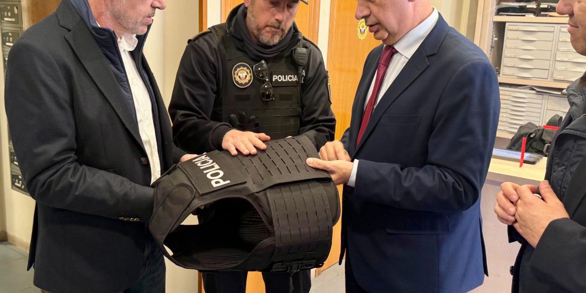 La Generalitat refuerza a policías locales y voluntarios de protección civil en 17 municipios de Castellón