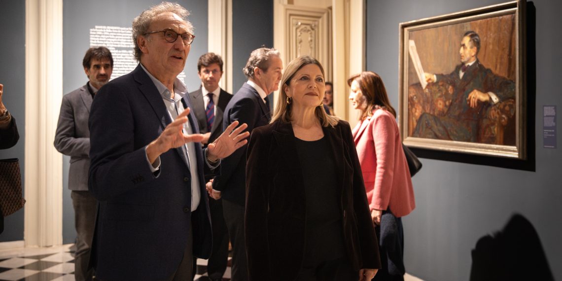 Carmen Ortí asiste a la inauguración de la exposición del 150 aniversario del nacimiento de Manuel Benedito