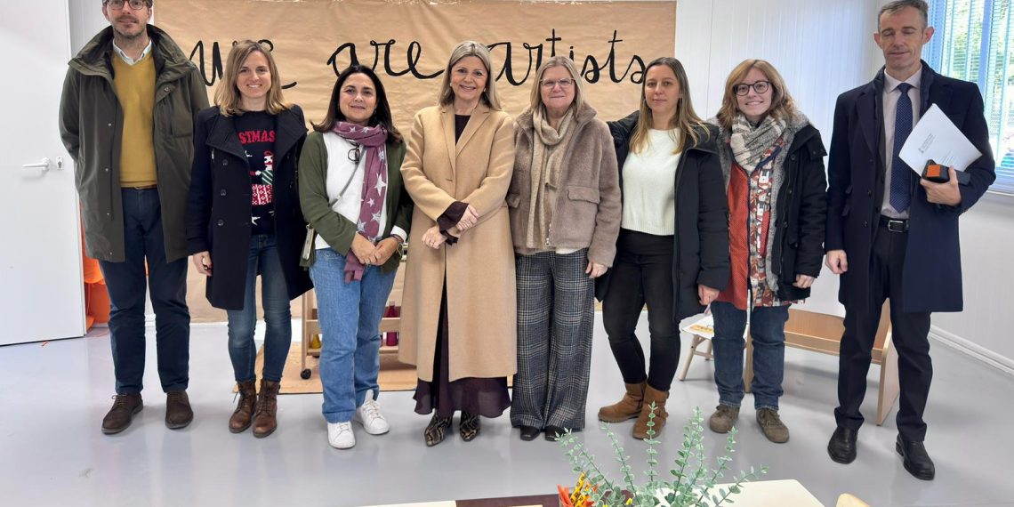 Educación evalúa sobre el terreno la situación de los centros dañados por la riada en Massanassa y Catarroja