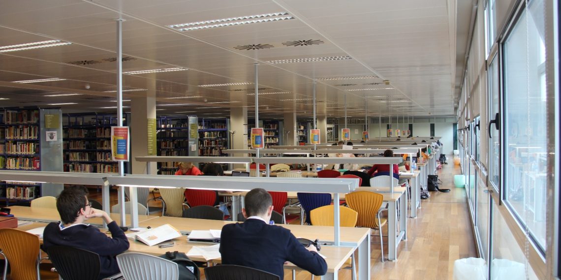 Torrent activa el horario especial nocturno de estudio en las bibliotecas