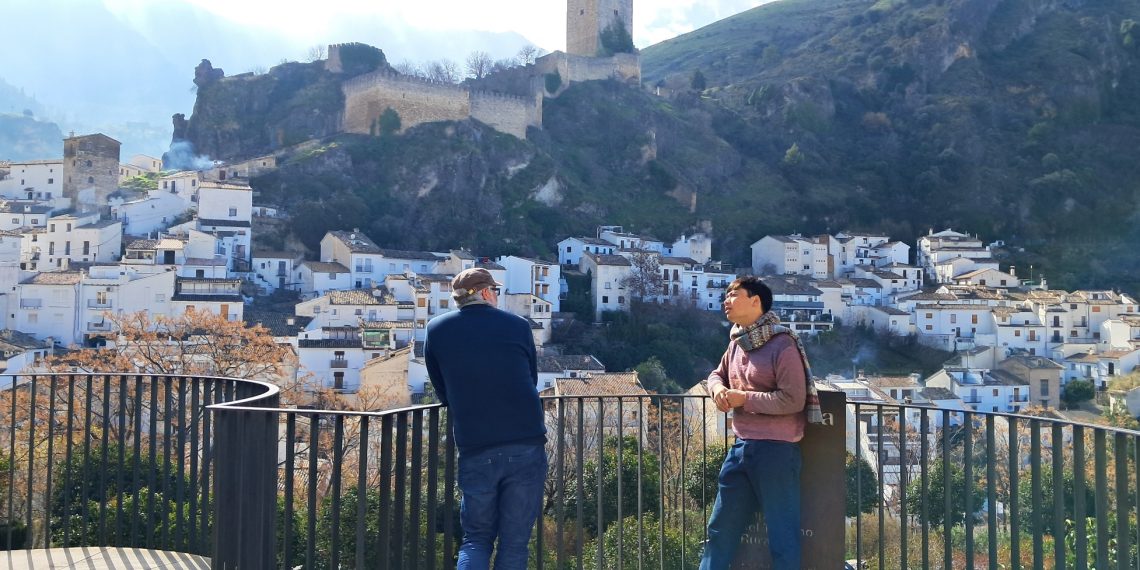 À Punt estrena Xino Xano Ibèric, el gran viaje de Hu Zhao por los pueblos de España