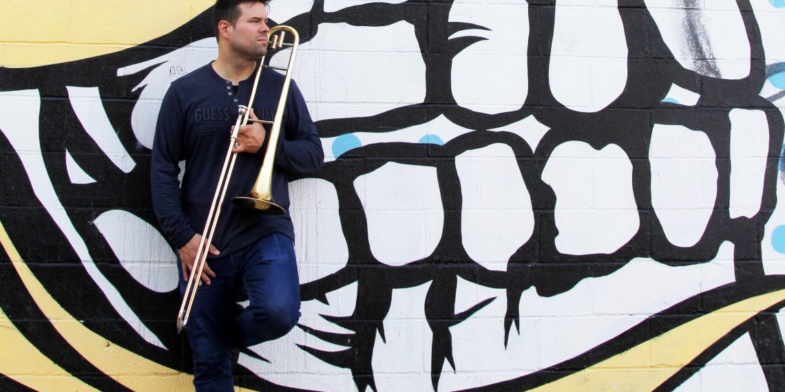 Carlos Martín, trombonista valenciano y director arreglista en las giras de Alejandro Sanz, participará en la sesión de jazz latino de Encuentros en el Carmen.