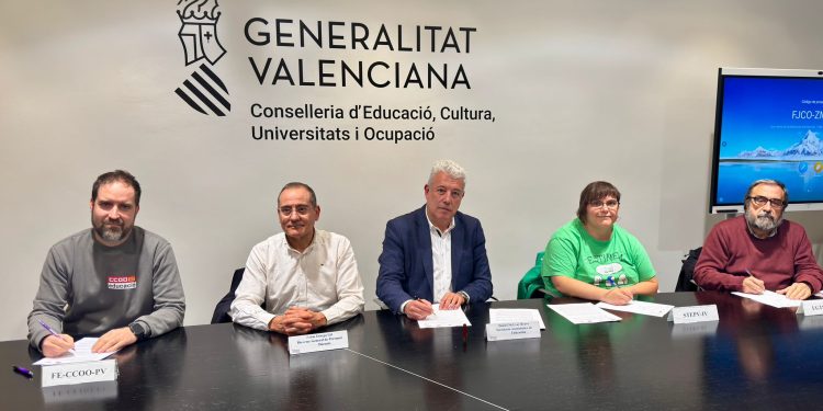 Educación y sindicatos alcanzan un acuerdo para mejorar las condiciones laborales del personal experto y del profesorado especialista