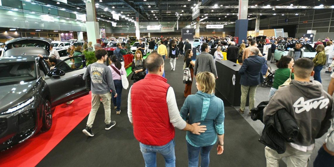 La Feria del Automóvil de Valencia cuelga el cartel de lleno y bate récords de afluencia