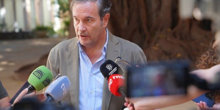 Fernando Pastor, síndic del GPP en Les Corts, durante una comparecencia en el Parlamento valenciano.