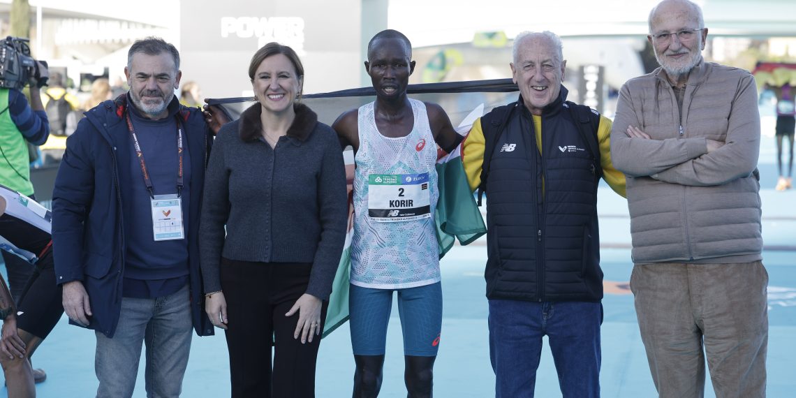 José Díez destaca el impacto turístico récord del Maratón de Valencia 2025