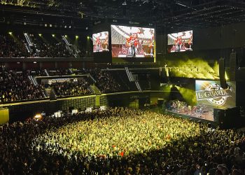 Locos por la Música convierte Roig Arena en un viaje sonoro a los años 80 y 90