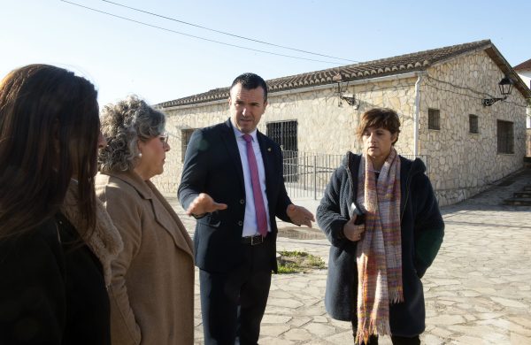La actuación ha permitido mejorar la accesibilidad del antiguo centro multiusos del Parque L’Ortisa con una rampa de acceso.