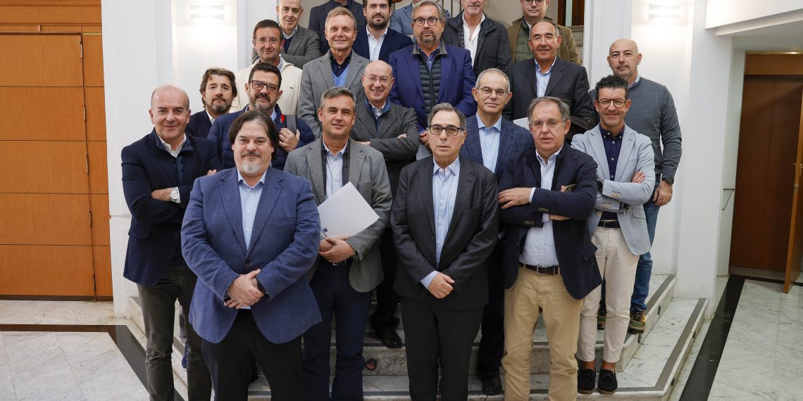 La junta directiva de Fecoval alerta del bloqueo en la reconstrucción y reclama un mando único para agilizar los trabajos tras la DANA.