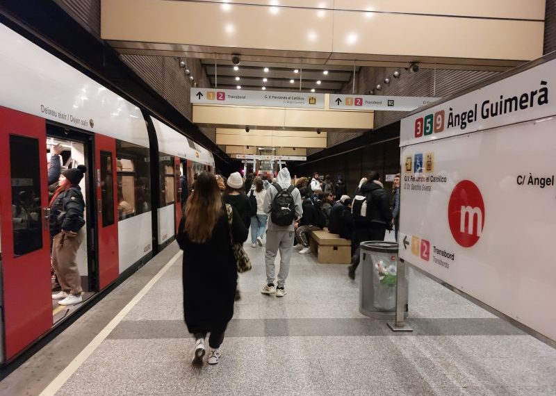 La Generalitat refuerza el transporte público autonómico durante la Navidad y activa un servicio especial en Nochevieja