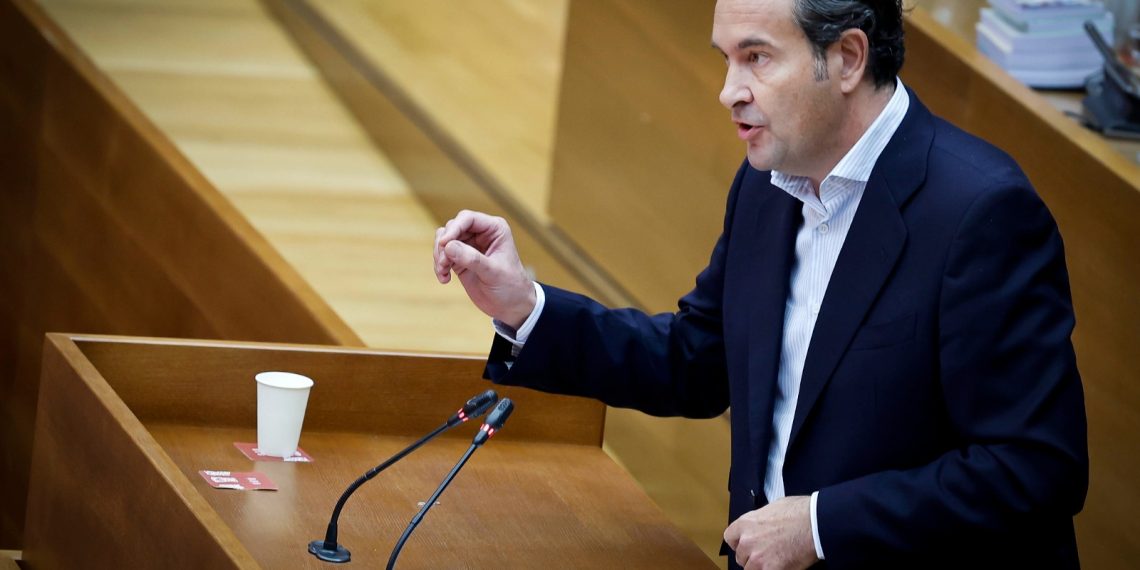 Nando Pastor durante una intervención en Les Corts Valencianes. Imagen de archivo.