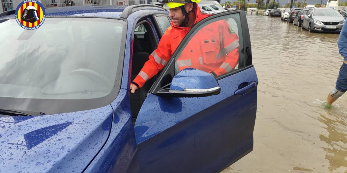 El Consorcio de Bomberos de Valencia refuerza su dispositivo por lluvias hasta los cerca de 250 efectivos