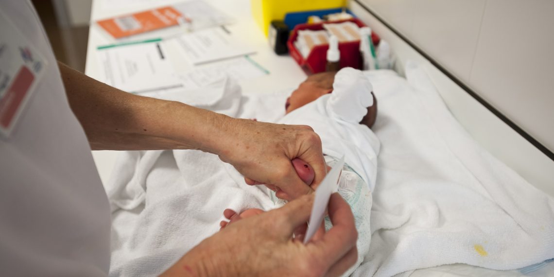 La Comunitat Valenciana incorpora oficialmente el cribado de Atrofia Muscular Espinal (AME) en la prueba del talón a todos los recién nacidos
