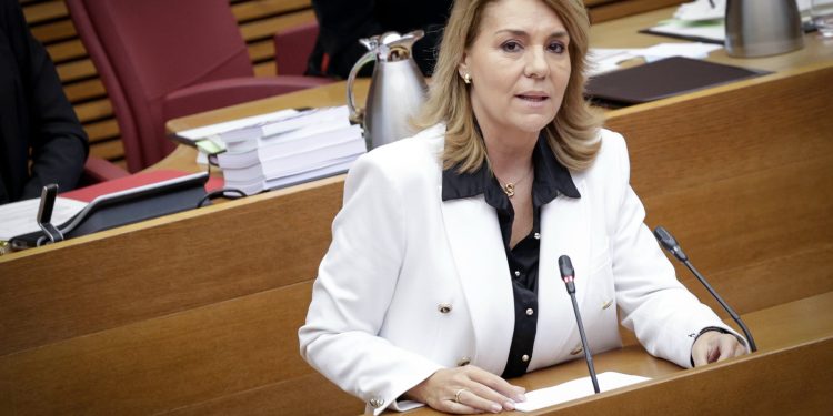 Susana Camarero defiende los avances del Consell en empleo, vivienda, juventud e igualdad