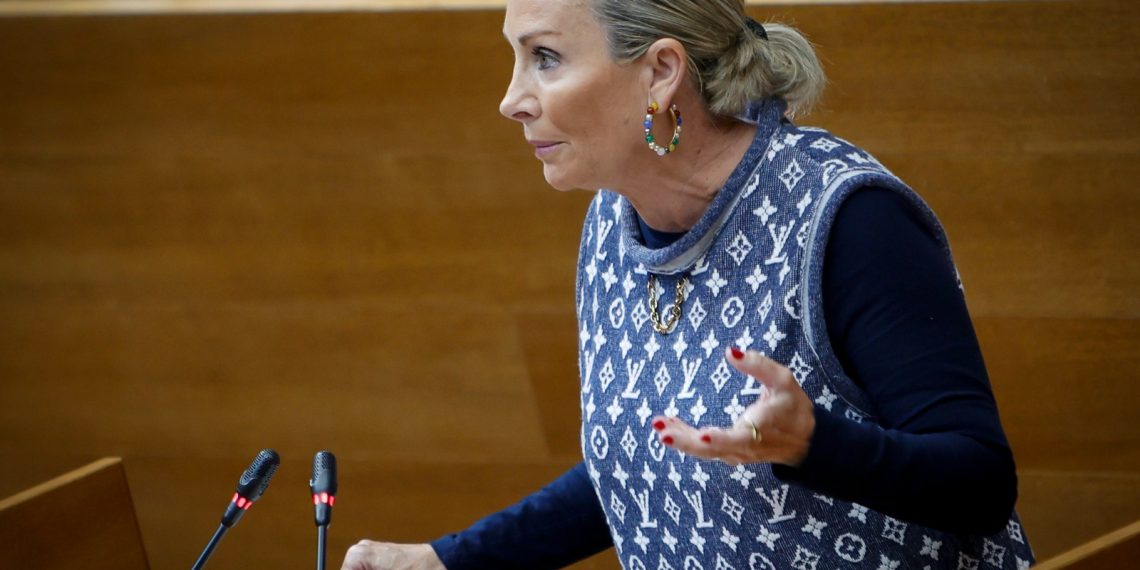 Teresa Ramírez (VOX) durante la presentación de las propuestas fiscales del grupo parlamentario.