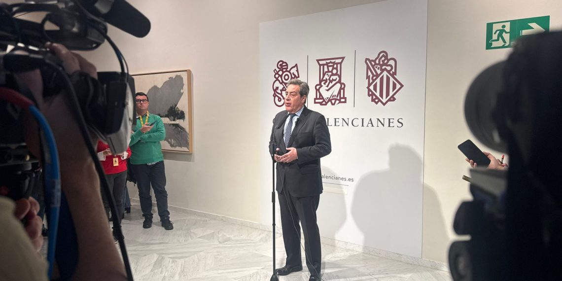 José María Llanos (VOX) ha felicitado al nuevo presidente de la Generalitat Valenciana, Pérez Llorca, pero le ha recordado que debe cumplir con lo comprometido con VOX y con los valencianos