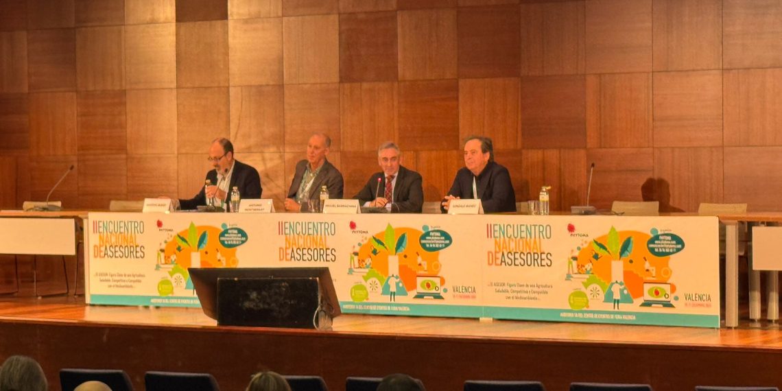 Barrachina destaca en Valencia el papel clave de los asesores agronómicos ante el aumento de plagas