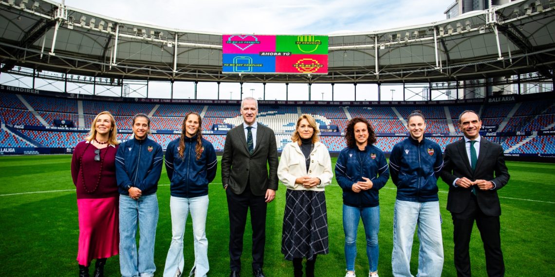 La Generalitat impulsa un acuerdo pionero con el Levante UD femenino contra la violencia de género