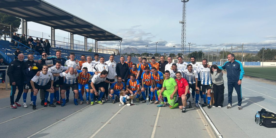 Domingo solidario de las Leyendas del Valencia CF y del Hércules por Lía y Lubo Penev