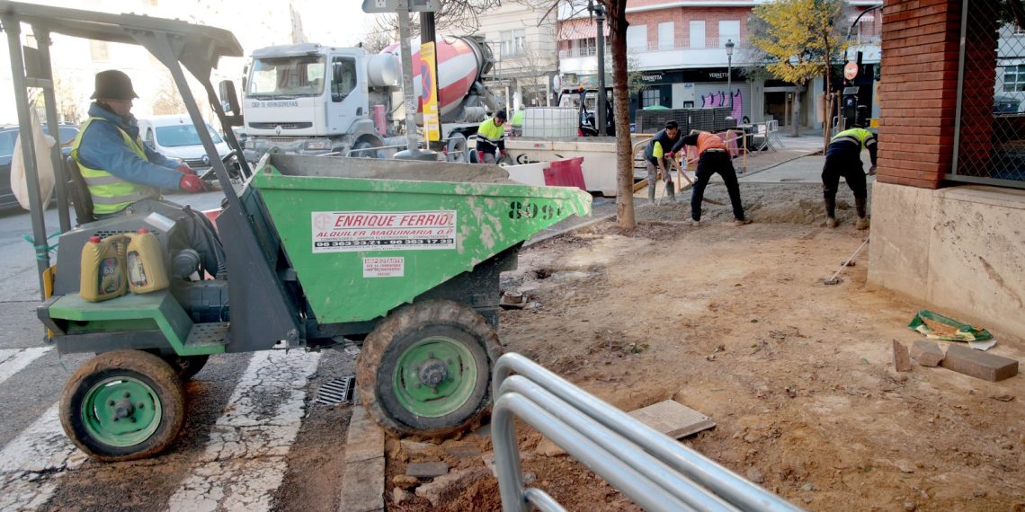La inversión del Ayuntamiento en renovación de aceras aumenta un 160 %