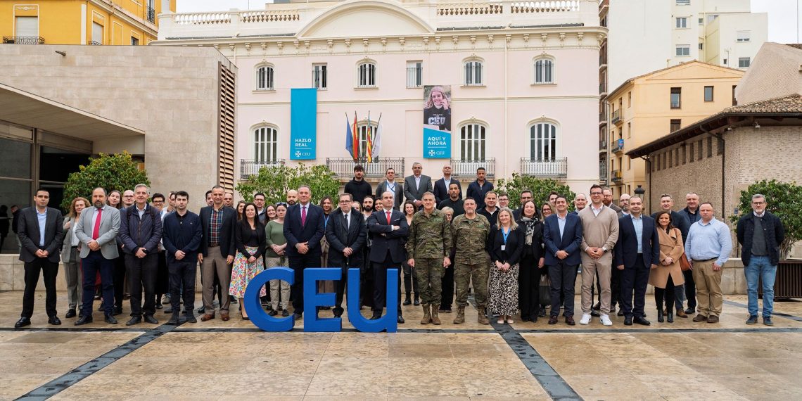 La CEU UCH ha organizado el primer curso Information Environment Assessment (IEA) de la OTAN en España