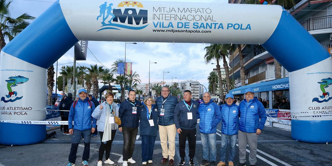 Santa Pola reúne a 8.000 corredores en la 34ª Mitja Marató Internacional de Alicante