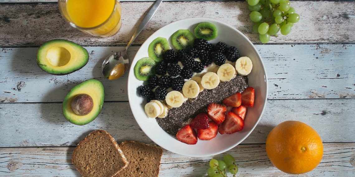 Valencia aprueba un convenio con la Asociación Española contra el Cáncer para la promoción de hábitos saludables