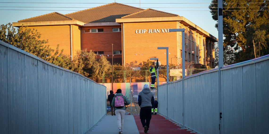 Torrent pone en funcionamiento la pasarela del CEIP Juan XXIII