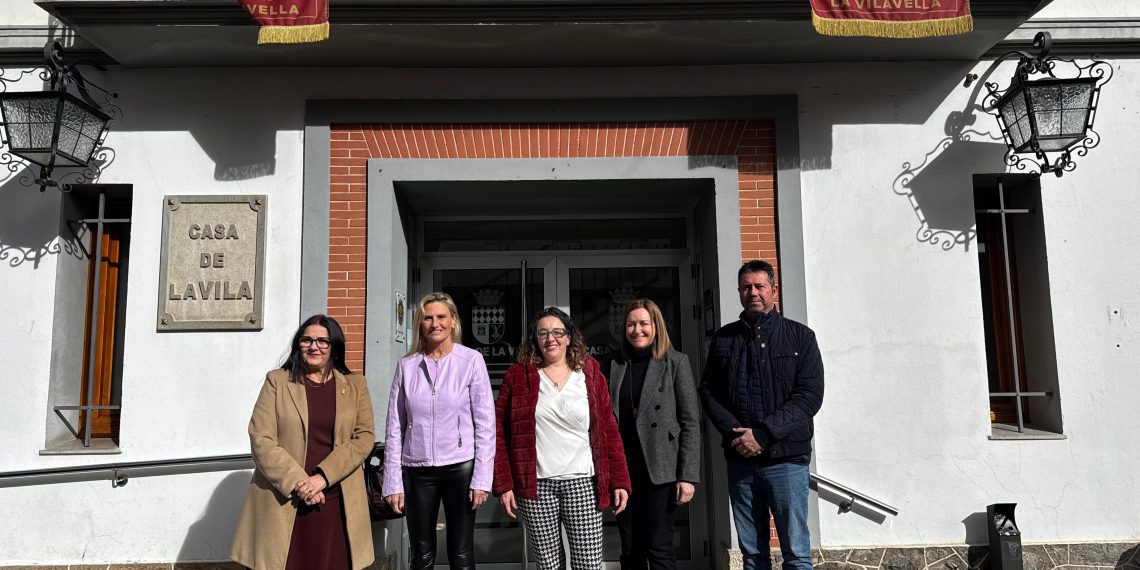 Susana Fabregat visita la Vilavella para abordar mejoras en los servicios públicos