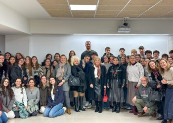 Albalat destaca la colaboración entre el IVASS y el Colegio Maristas para fomentar valores de inclusión y respeto en el alumno