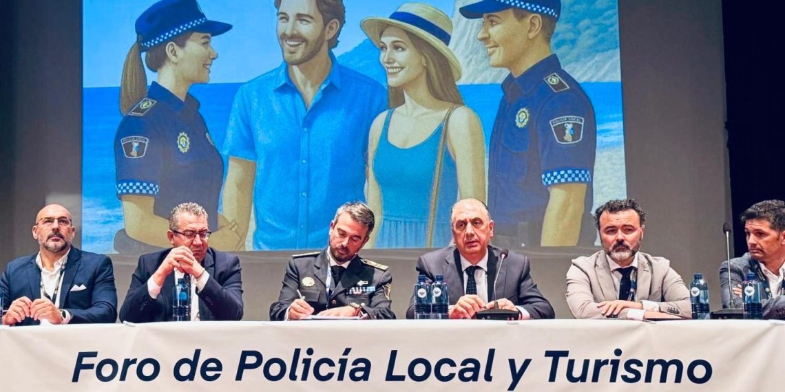 Emergencias refuerza la formación de las policías locales de municipios turísticos a través del IVASPE