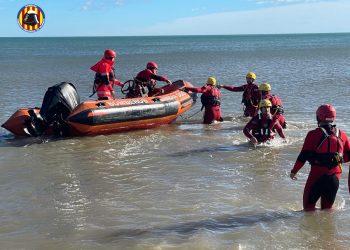 El Consorcio refuerza la preparación de 250 nuevos bomberos en rescate acuático